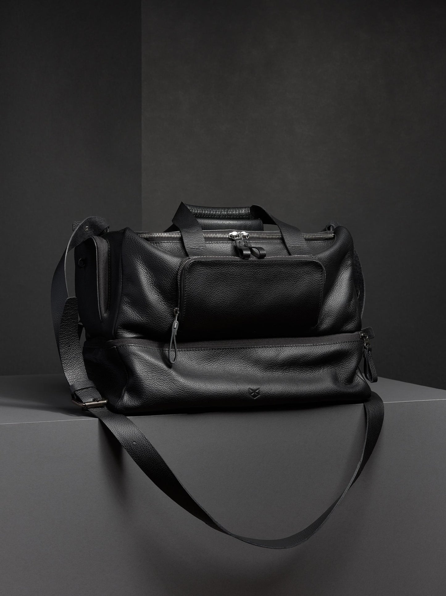 Black Full-Grain Leather Sport Bag | Gym Carryall