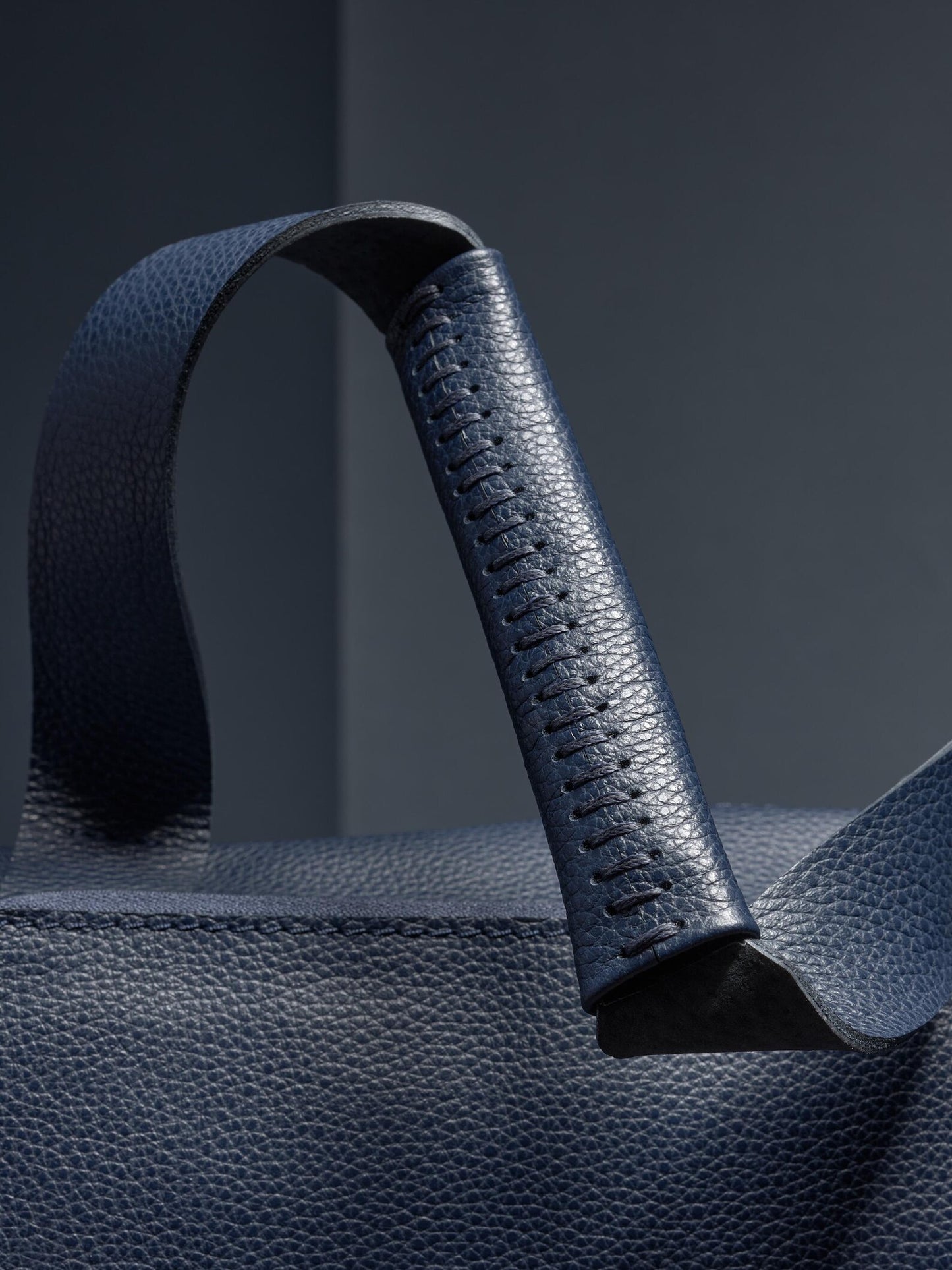 Black Full-Grain Leather Sport Bag | Gym Carryall