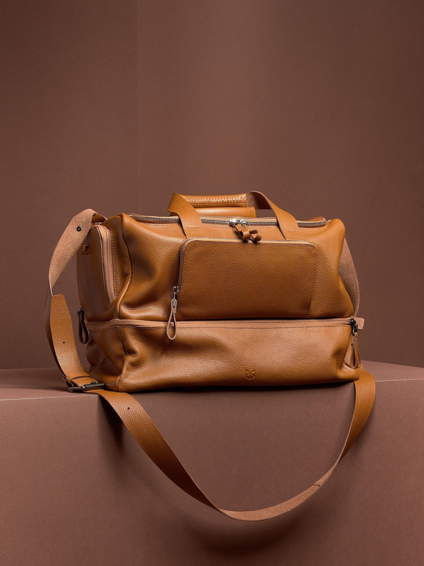 Black Full-Grain Leather Sport Bag | Gym Carryall