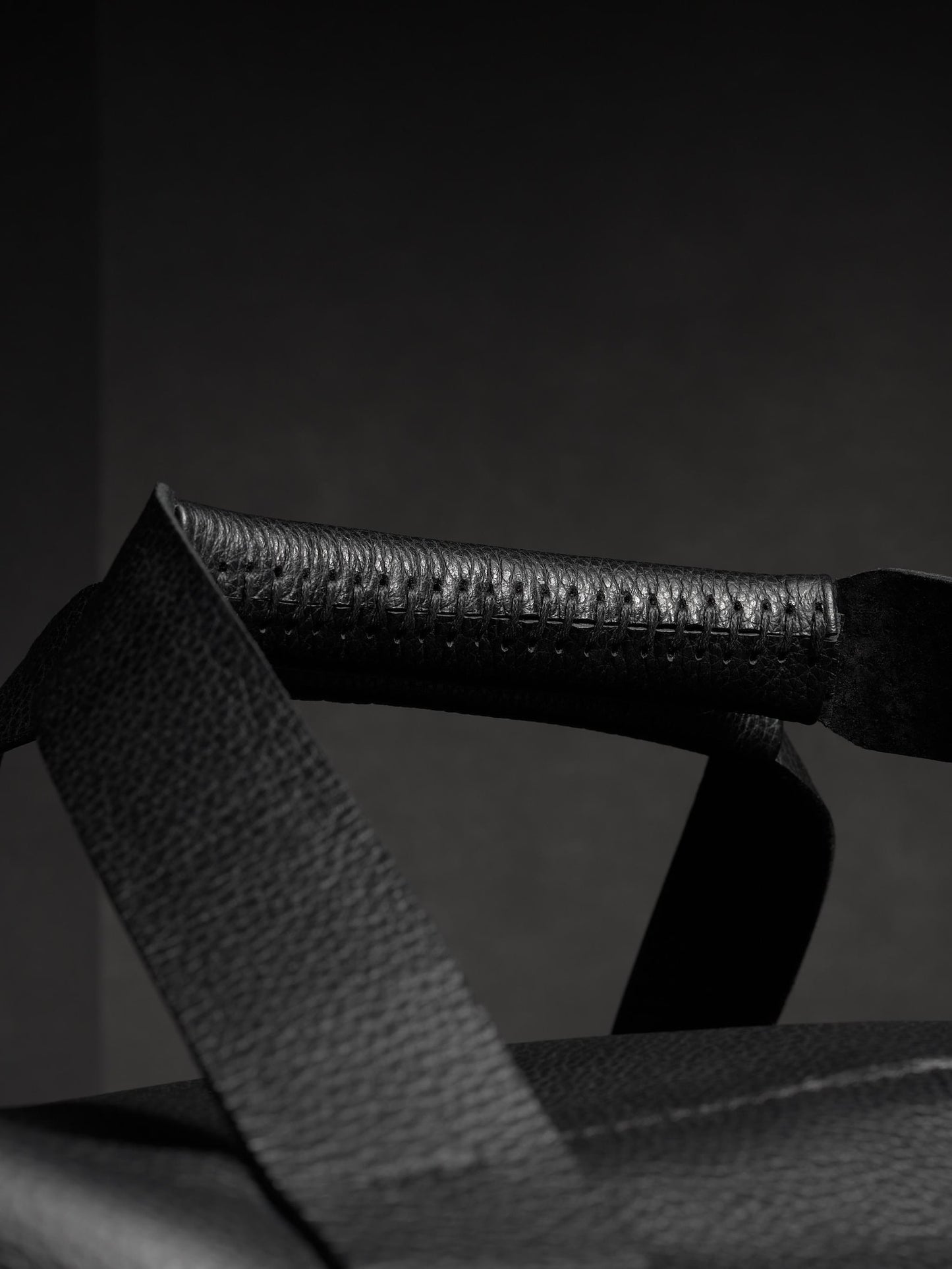 Black Full-Grain Leather Sport Bag | Gym Carryall