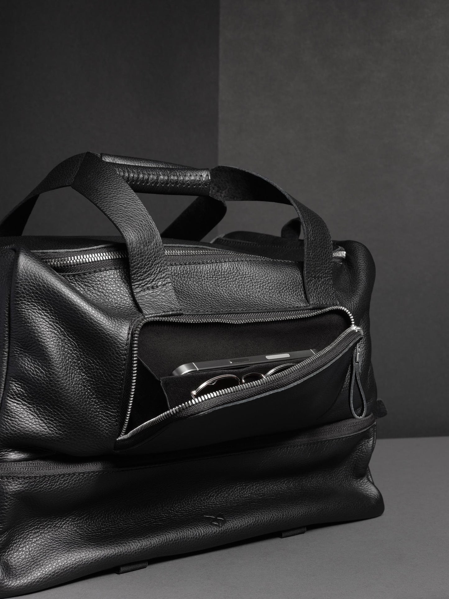 Black Full-Grain Leather Sport Bag | Gym Carryall