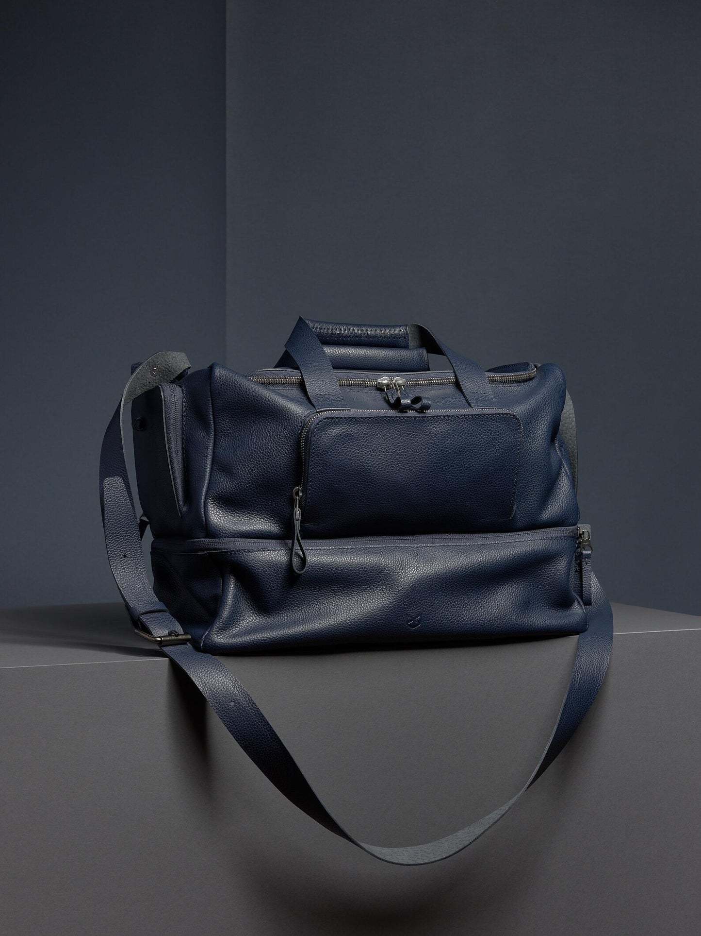 Black Full-Grain Leather Sport Bag | Gym Carryall