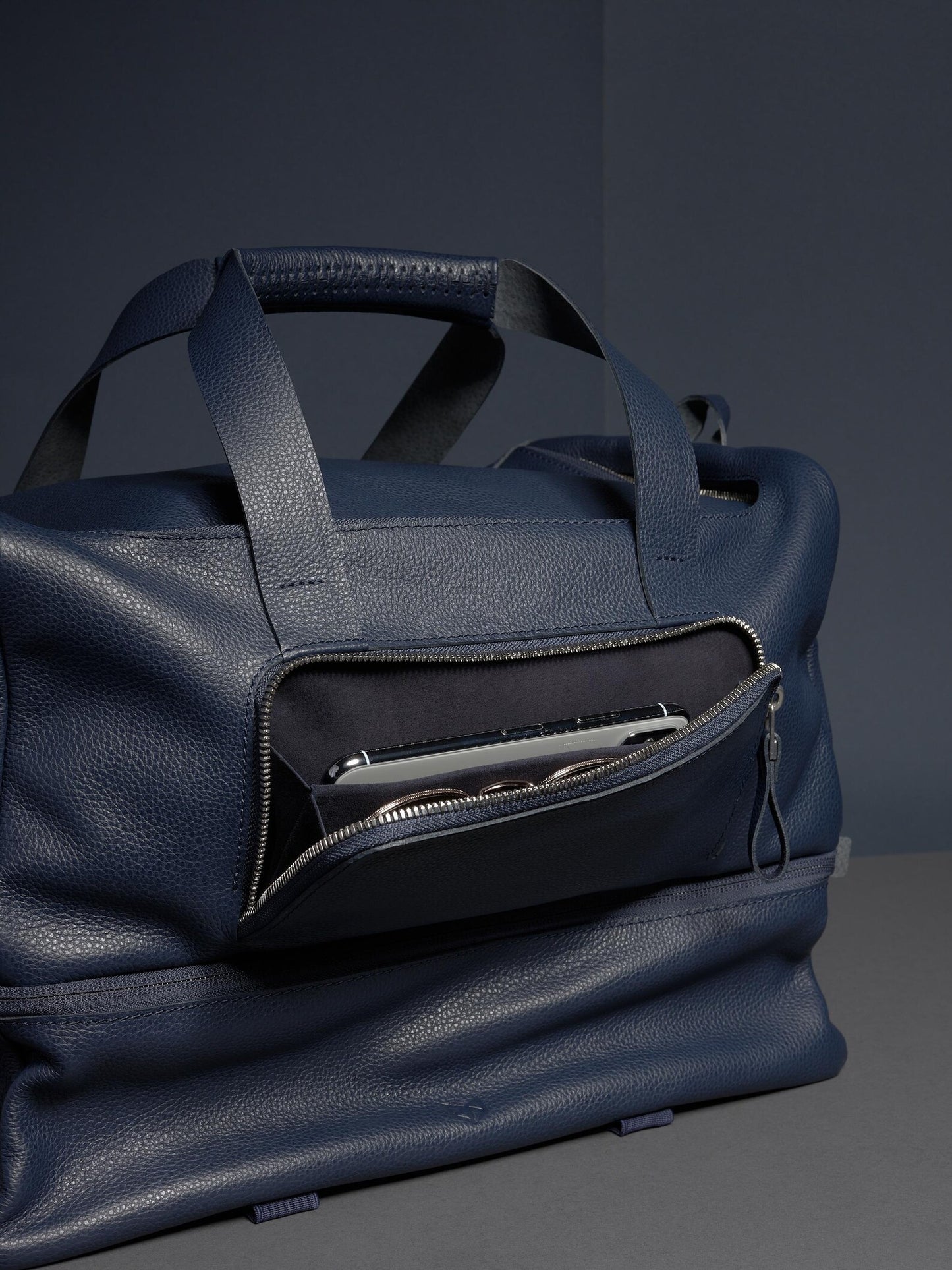 Black Full-Grain Leather Sport Bag | Gym Carryall