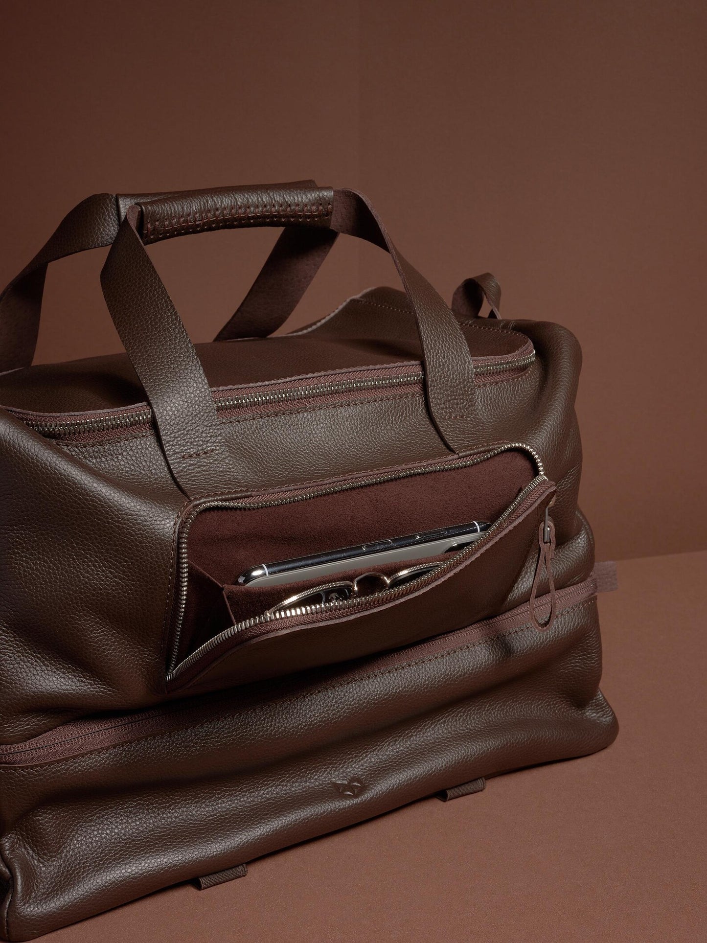 Black Full-Grain Leather Sport Bag | Gym Carryall