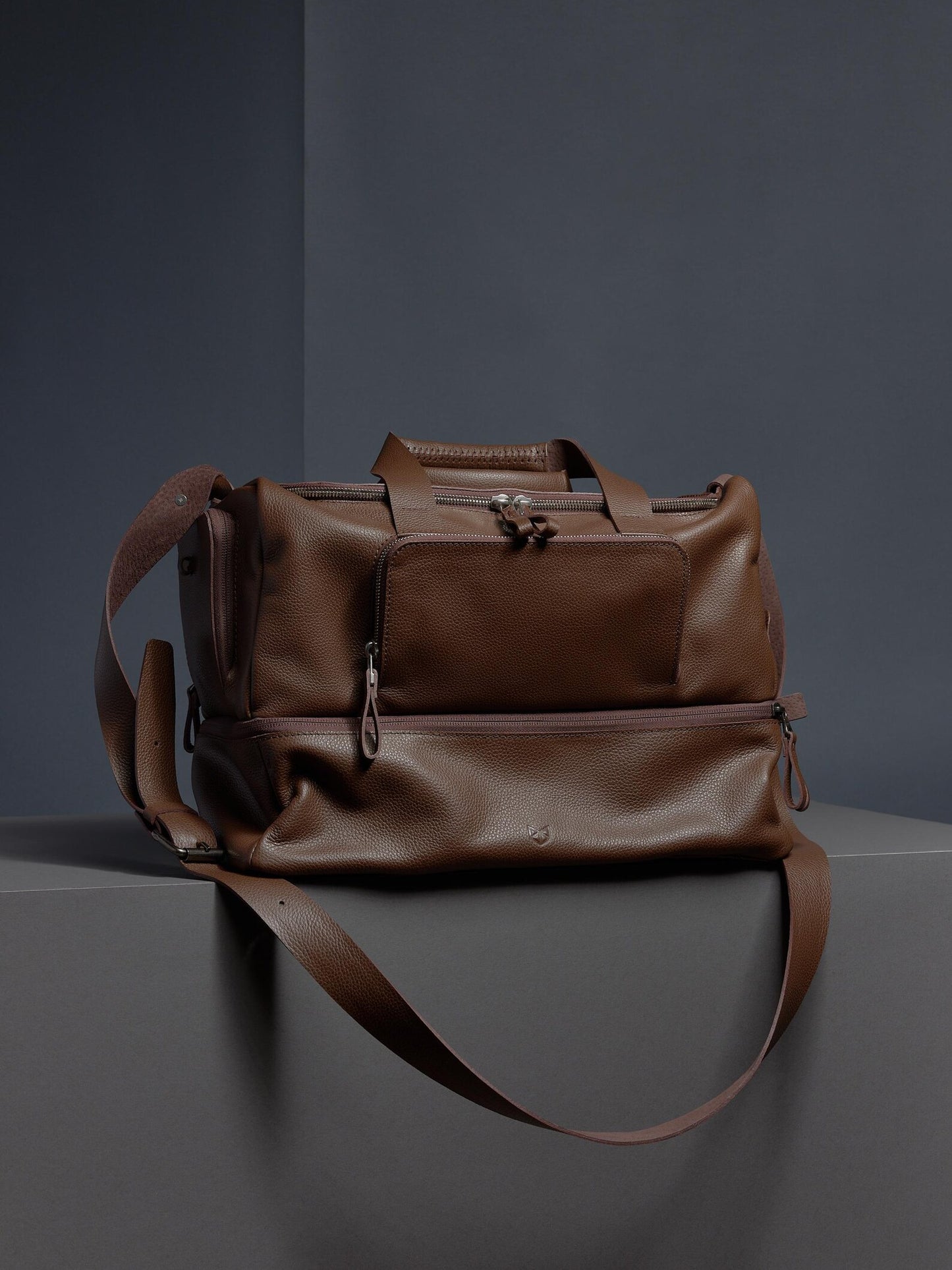 Black Full-Grain Leather Sport Bag | Gym Carryall